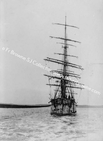 STOWING THE ANCHOR OF THE GERMAN TRAINING SHIP HERTZOGEN CECILIA